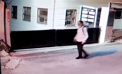 Sisli'de Araçlardan Hirsizlik Yapan Sahis, Önce Kameraya Sonra Polise Yakalandi