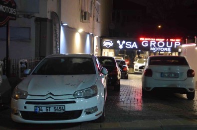 Bakirköy'deki Silahli Çatismada Zarar Gören 7 Otomobil Yerinden Kaldirildi