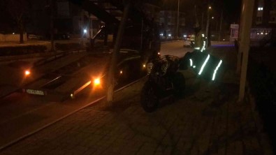 Edirne'de Otomobille Çarpisan Motosiklet Sürücüsü Yaralandi