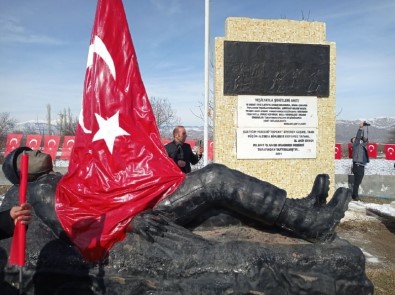 Ermeniler Tarafindan Sehit Edilen 71 Askerimiz Anildi