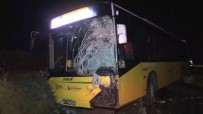 IETT Otobüsüyle Servis Araci Çarpisti Açiklamasi 3 Yarali