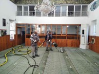 Kilis'te Camiler Temizleniyor