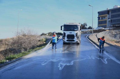 Kusadasi'nin Hijyen Savasçilari  Görev Basinda