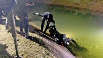 Sulama Kanalina Düsen Otomobilin Sürücüsü Hayatini Kaybetti