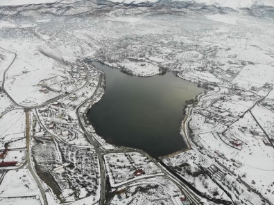 Buz Tutan Helvadere Göleti Hasan Dagi Manzarasiyla Havadan Görüntülendi