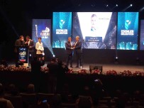Esenler'de 'Radyonun Yildizlari' Ödüllerini Aldi