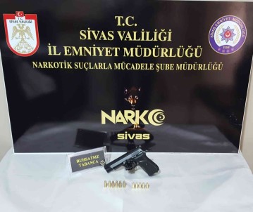 Sivas'ta Narkotik Operasyonlari, 25 Sahis Yakalandi