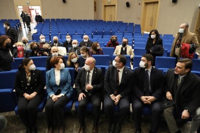 Yasli Çift Nikah Kiydi, Sahitligini Aksener Yapti