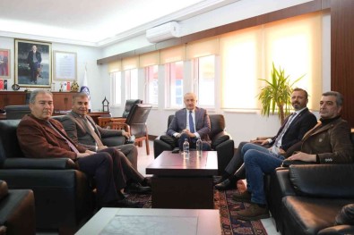 Didim Belediye Baskani Atabay, CHP Mugla Milletvekili Erbay'i Agirladi