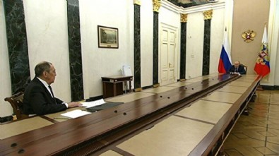 Macron sonra bu seferde Lavrov! Putin'in masası yine gündemde...