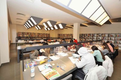 Sehitkamil'deki Kütüphanelerden 35 Bini Askin Ögrenci Faydalandi