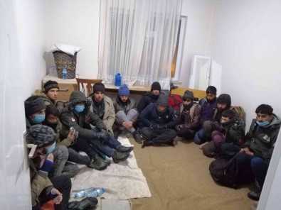 Van'da Bir Evde 55 Kaçak Göçmen Yakalandi