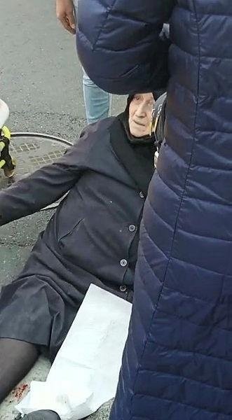 CHP'li İBB döneminde İETT skandalları bitmiyor! İETT otobüsü yaşlı kadını ezdi geçti