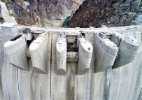 Türkiye'nin En Yüksek Gövdeli Baraji Su Tutmaya Hazirlaniyor Haberi