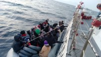 Izmir Açiklarinda 76 Düzensiz Göçmen Kurtarildi