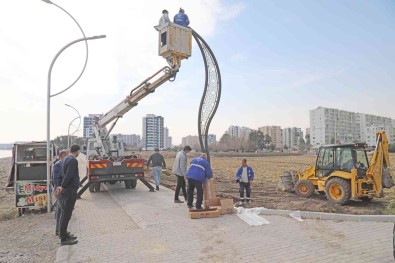 Mezitli Sahilinde Aydinlatma Çalismalari Basladi