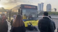 Üzerinde Günes Batmayan IETT Otobüsü '500T' Yolda Kaldi