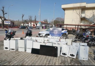 Yazlik Evlerden Beyaz Esya Çalan 3 Kisi Tutuklandi