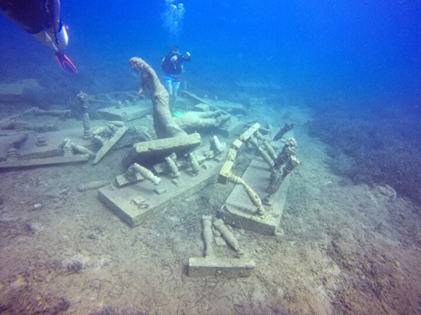 Türkiye'nin ilk su altı müzesinde skandal! Dalış yapanlar fark etti