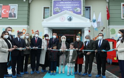 Emine Erdogan, Bebek Kütüphanesi'nin Açilisini Yapti