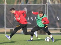 Galatasaray, Alanyaspor Maçi Hazirliklarini Çift Antrenmanla Sürdürdü