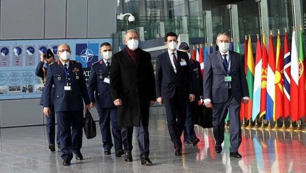 Bakan Akar'dan Ukrayna-Rusya açıklaması! 'Basında çıkan haberleri ihtiyatlı değerlendirmek gerekir'