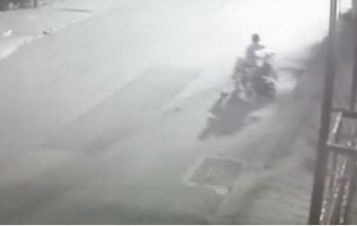 52 Suç Kaydi Bulunan Hirsiz, Bu Kez Engellinin Akülü Arabasini Çaldi