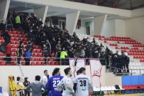 Hentbol Maçinda Olaylar Çikti Açiklamasi 1 Besiktas Taraftari Gözaltina Alindi