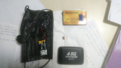 Maltepe'de Ehliyet Sinavina Kopya Düzenegiyle Giren Sahis Yakalandi