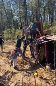 Pendik'te Içinde 2 Çocuk Bulunan Off-Road Araci Devrildi