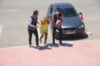 Saplantili Tacizci 23 Yasindaki Genci 5 Yerinden Biçakladi