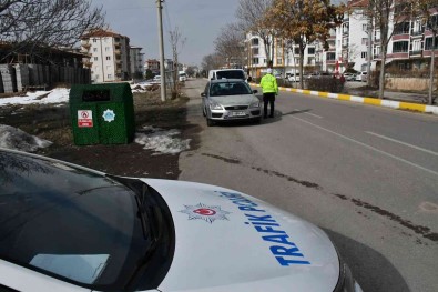 Aksaray'da Trafikte Olumsuzluklara Karsi Denetimler Sürüyor