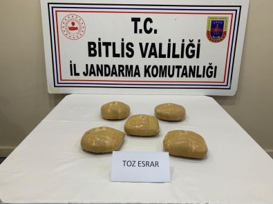 Bitlis'te 5 Kilo 200 Gram Esrar Ele Geçirildi