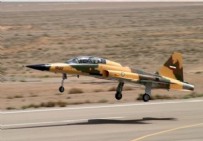 İRAN - İran'da savaş uçağı düştü!
