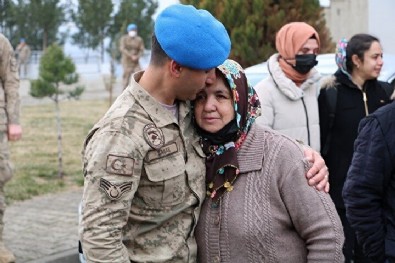 Sınır ötesi operasyona katılacak komandolar gözyaşı ve dualarla uğurlandı!
