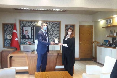 Elmali'da 5 Yil Içerisinde Ceza Almayan Sürücülere Jandarmadan Plaket