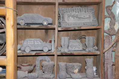 17 Yildir Sinirlari Zorlayan Mahmut Hoca'nin Taslar Ellerinde Hayat Buluyor