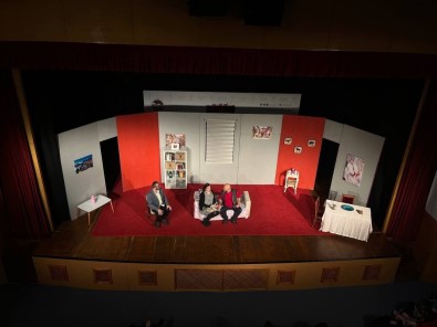 Altinküre Okullari, Ögrencilerini Sanatla Bulusturdu