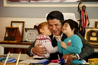 Baskan Genç, Iki Kardesi Unutmadi