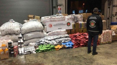 Gümrük Muhafaza Ekipleri, Tonlarca Kaçak Nargile Tütünü Ve Malzemesinin Yurda Girisine Engel Oldu