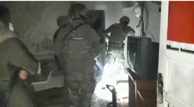 Hatay'da Uyusturucu Tacirlerine Operasyon Açiklamasi 15 Gözalti