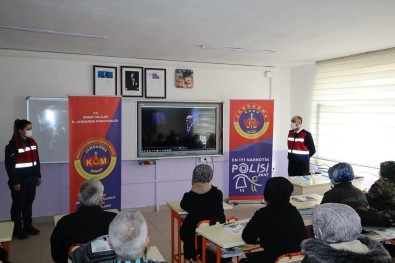 Türkeli'de 'En Iyi Narkotik Polisi Anne' Egitimi