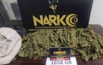 Manisa'da Durdurulan Araçta Esrar Ele Geçirildi