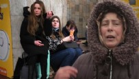 RUSYA - Rusya Ukrayna’yı bombalıyor! Bu görüntüler Kiev’den: Metrolar sığınak yapıldı!