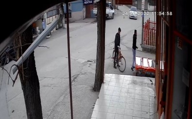 Içecek Dolabi Firtinada Kagit Gibi Uçtu