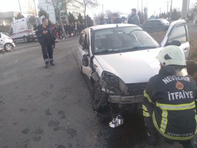 Nevsehir'de Iki Otomobil Çarpisti Açiklamasi 5 Yarali