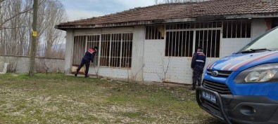 Polis Ve Jandarmadan 'Düzensiz Göç Ile Mücadeleye Yönelik Huzur' Uygulamasi