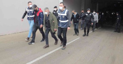 Antalya'da Aranan 55 Sahis Yakalandi