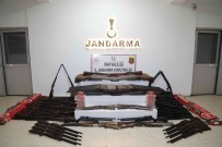 Iran Sinirinda Atlarin Sirtinda 215 Adet Av Tüfegi Ele Geçirdi