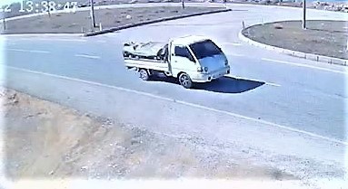 Odunlari Gösterip 2 Yasli Kadinin Kefen Parasini Çaldilar